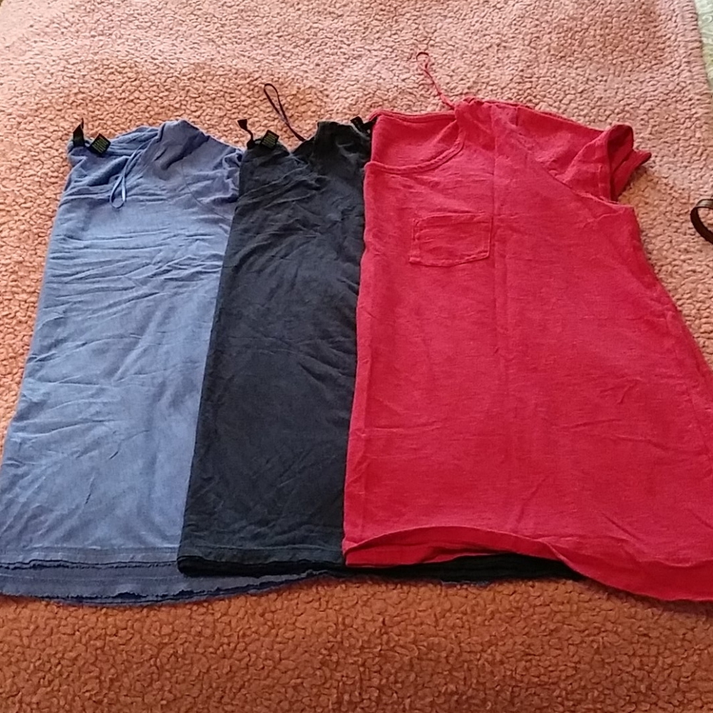 Bundle of 3 swing tees.